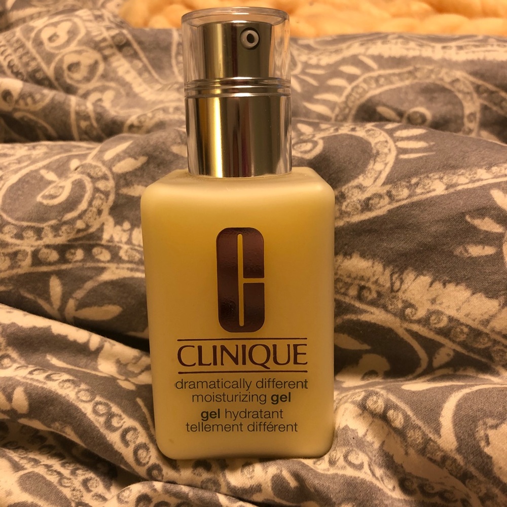 Clinique dramatically different moisturizing gel
